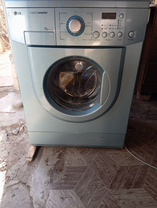 Срочно продаю стиральная машинка LG работает отлично гарантия есть