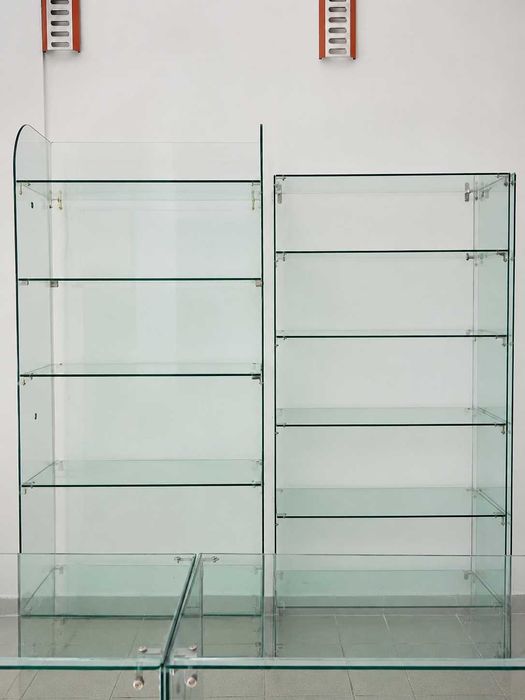 Vitrina magazin din sticla