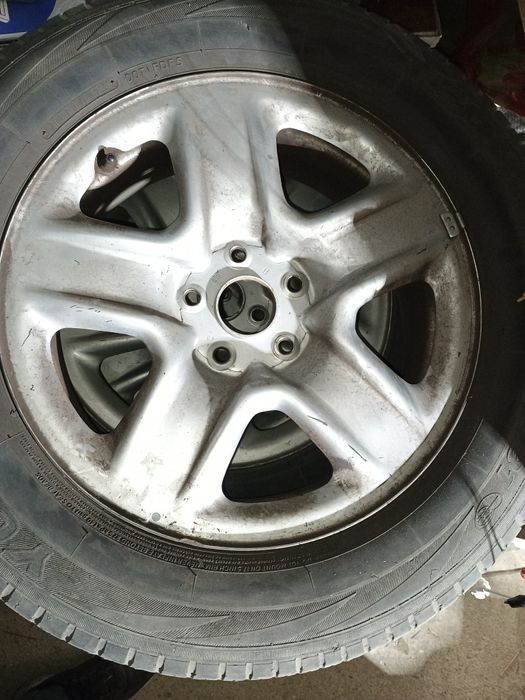 Диски с шинами Тойота Рав4.