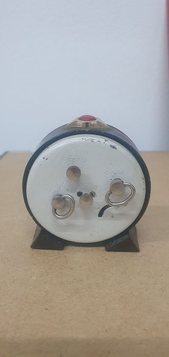 Vând ceas mecanic de masă Slava