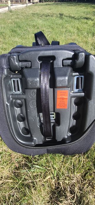 Продавам столче Caterpilar за дете 9-36кг за автомобил.