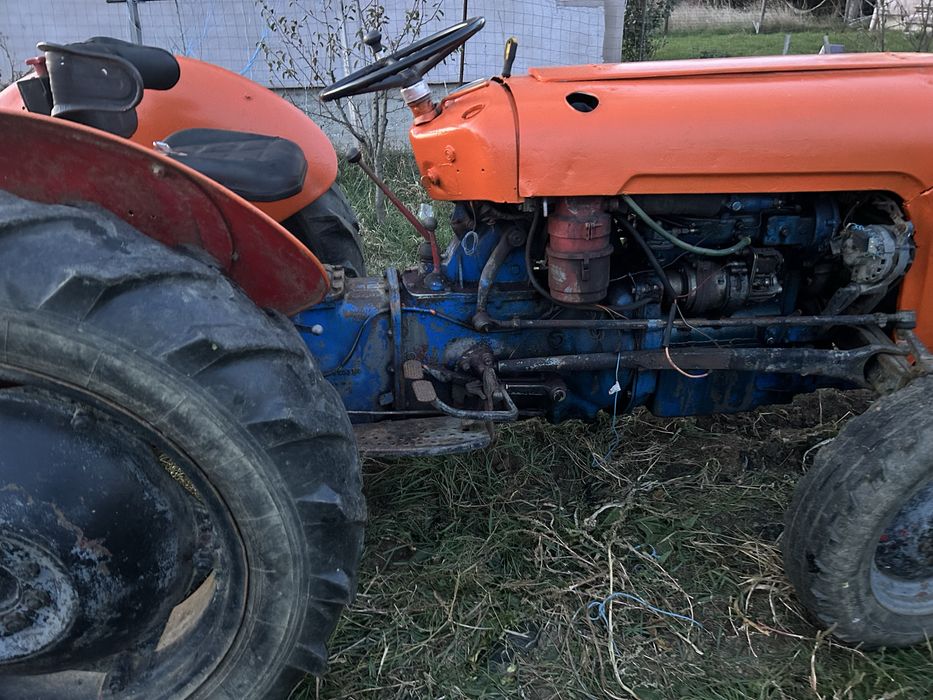 Tractor cu priza de putere si tiranti