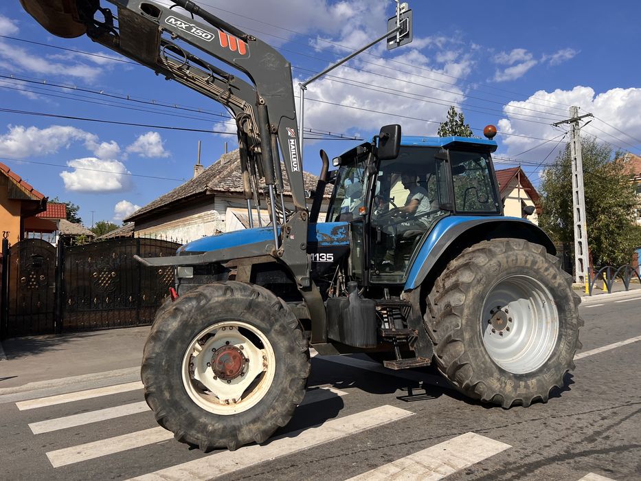 Tractor New Holland TM 135 cu încărcător