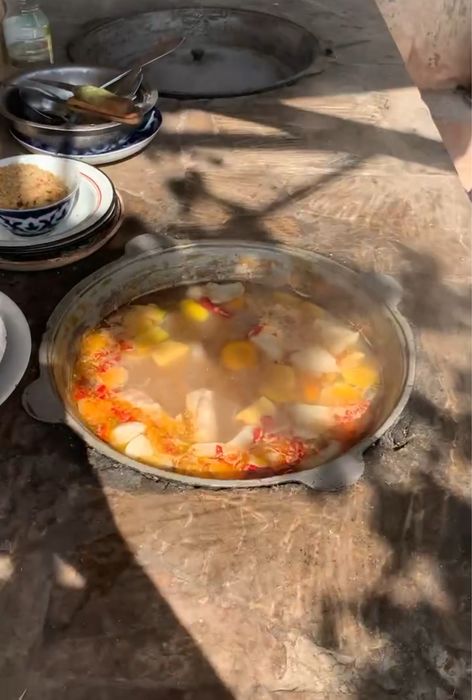 Шийпон Ширмон булок , канал тепаси, чегара томонда