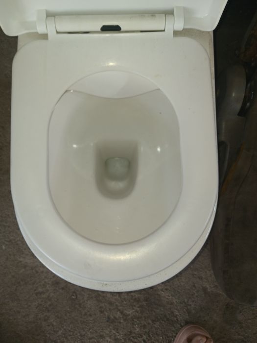 Срочно продам унитаз