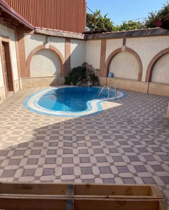 Срочно продаю Дом. В центре Уста Ширин