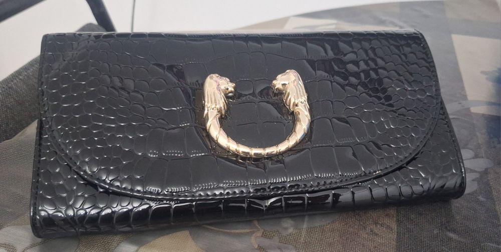 Сумкалар сатылады