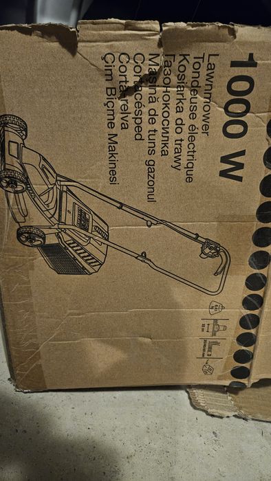 Mașină de tuns gazonul, 1000 W