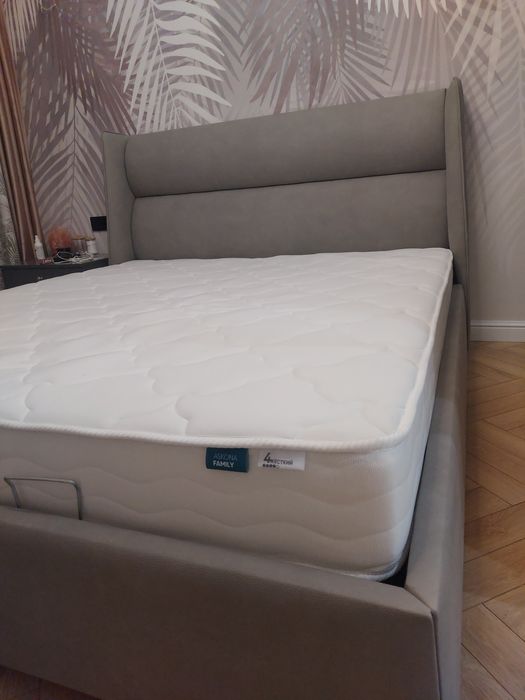 Продам кровать с матрасом