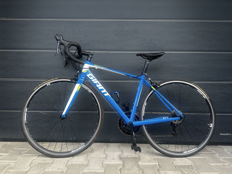 Шосеен велосипед Giant Defy 3 / 28” S” 2х9