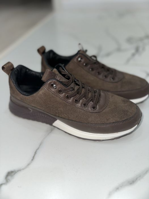 Продам кроссовки мужские