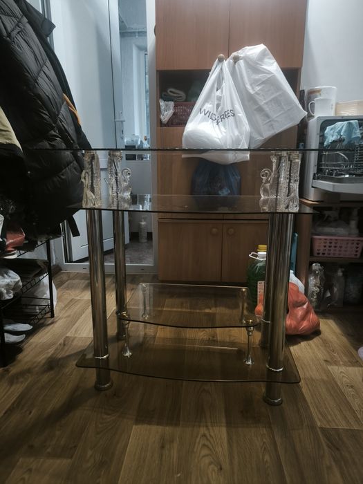 Тумба под ТВ стеклянная