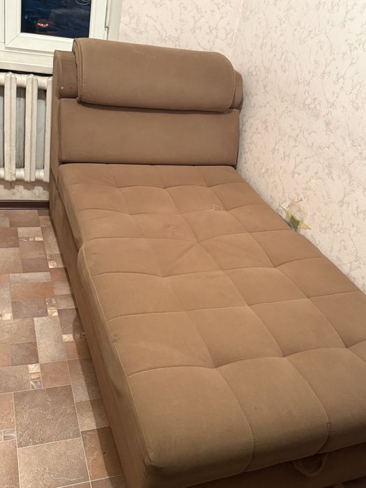 Шифонер , тумбочка