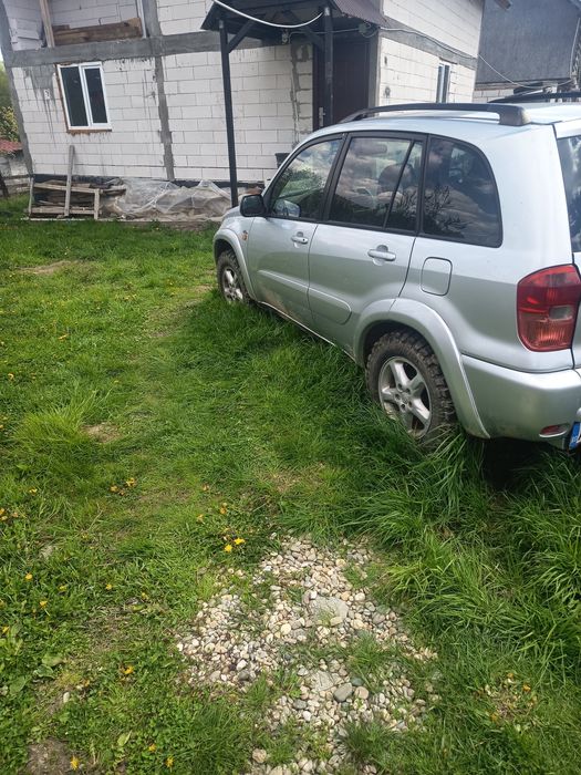 Toyota Rav 4 an 2004 pentru dezmembrat