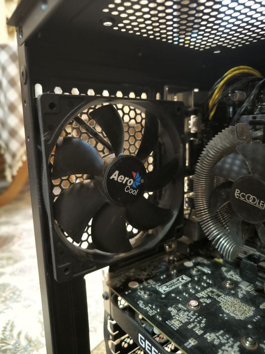 Продам игровой компьютер кейс