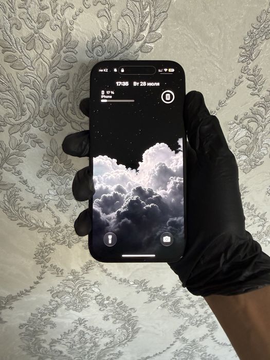 Продам iPhone 16