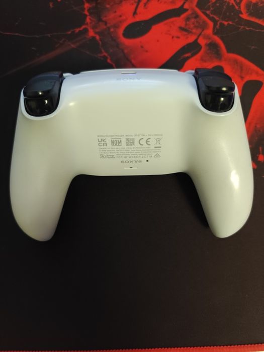 Ps5 джойстик - безупречен, перфектно състояние