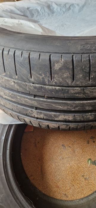 Vând cauciucuri 275 /45/R 21