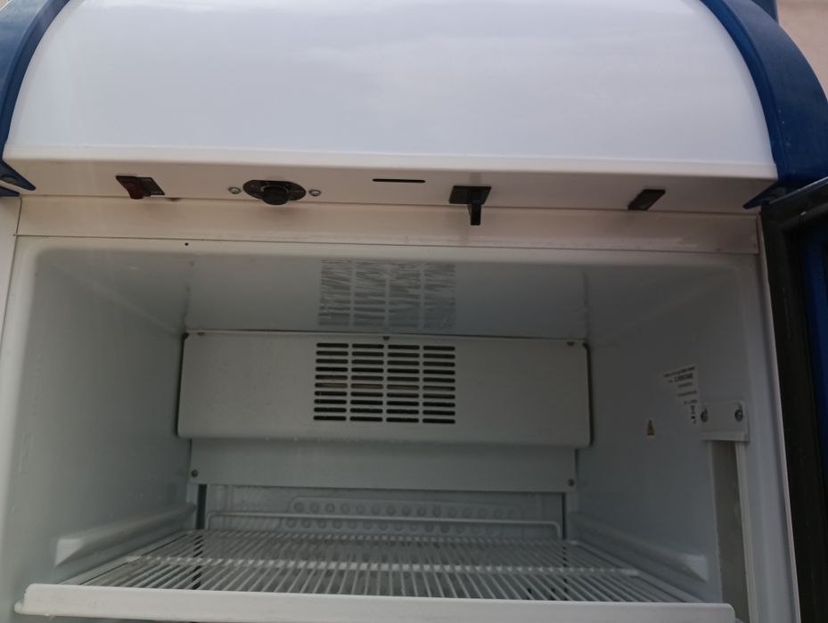 Вертикална плюсова хладилна витрина за бира, вода , безалкохолни напитки и други с 12 месеца гаранция!