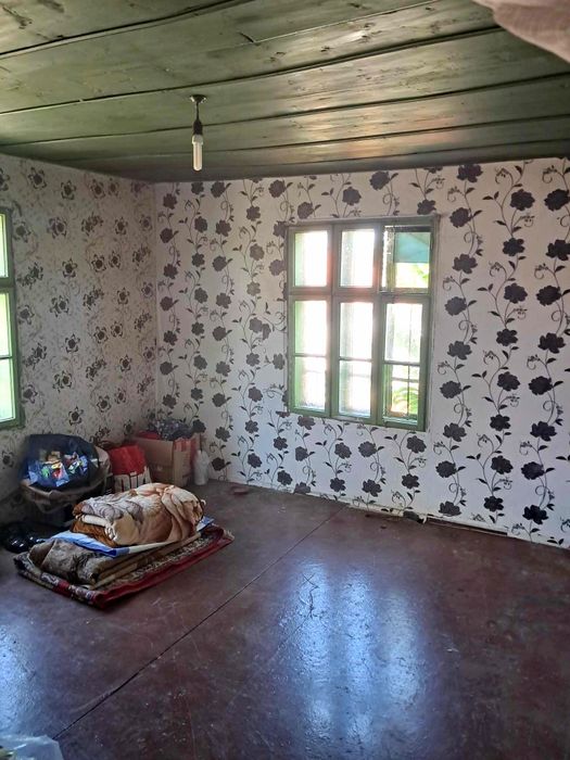 Двуетажна тухлена къща в село Лозен, общ. Стражица