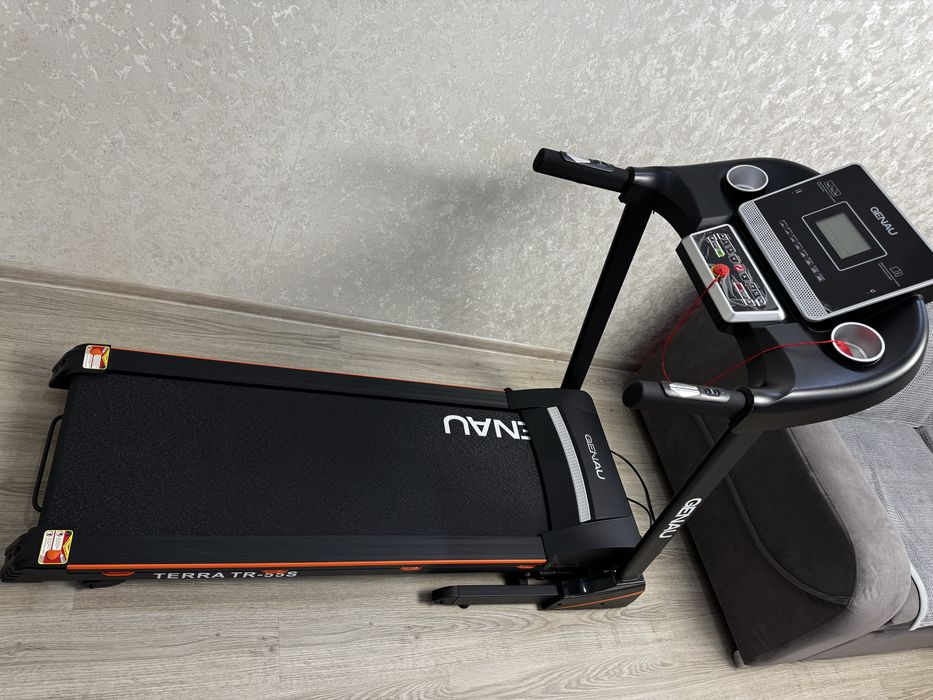 Продам Беговую дорожку Genau