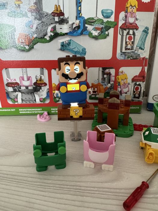 Продам Lego super Mario starter set , expansion set,