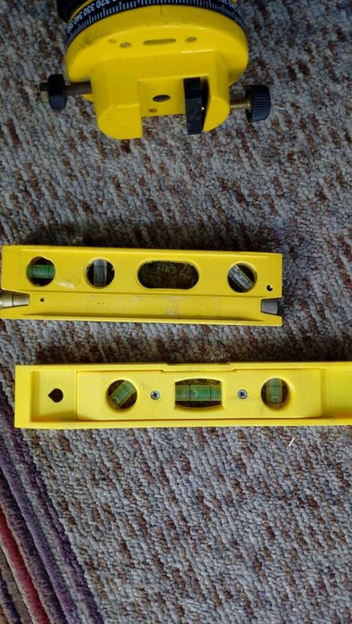 Лазерен нивелир