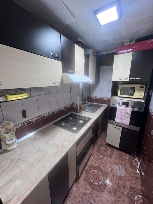 De inchiriat apartament cu 3 camere