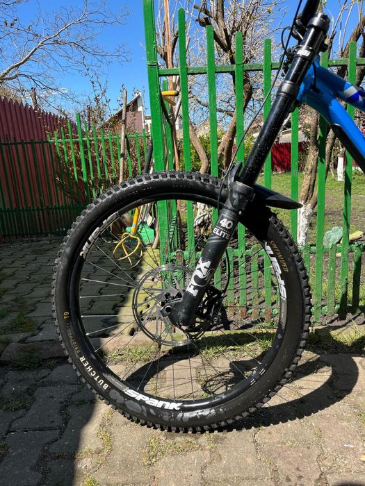 Commencal bicicleta downhill