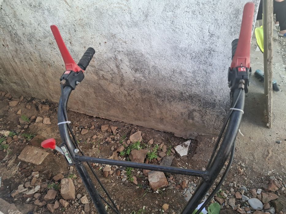 Vând cositoare motor brigs stration