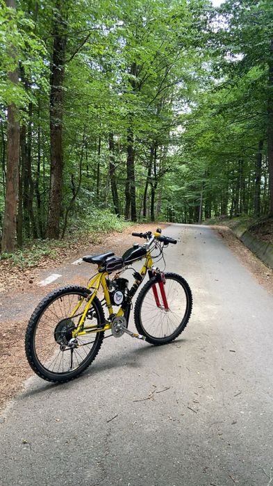 Vând bicicleta cu motor 80cc