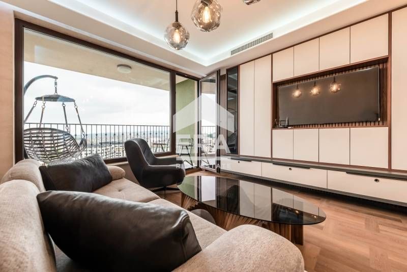 Тристаен, луксозно обзаведен апартамент за продажба, в нов жилищен ком