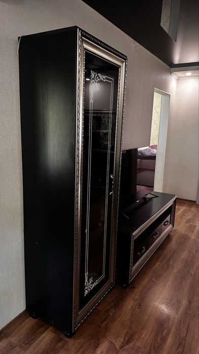 Продам комплект мебели в гостиную