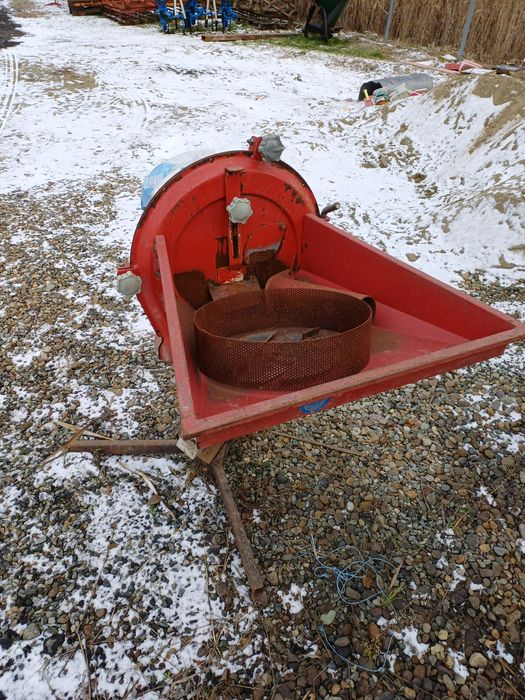 Moara de macinat cereale si cu stiuleti 220 sau 380 v