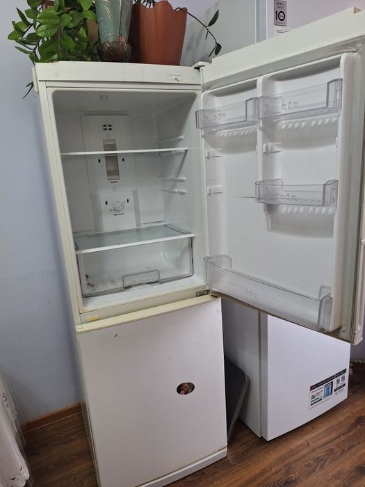 Продаётся б/у холодильник .Продаётся, продаётся, продаётся, продаётся.