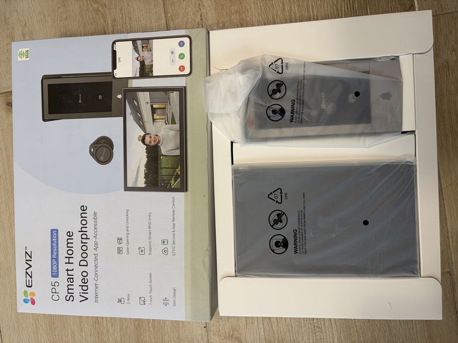 Videointerfon EZVIZ CP5 WiFi Full HD 1080p Ecran Touch 7 inch RFID Control Aplicatie