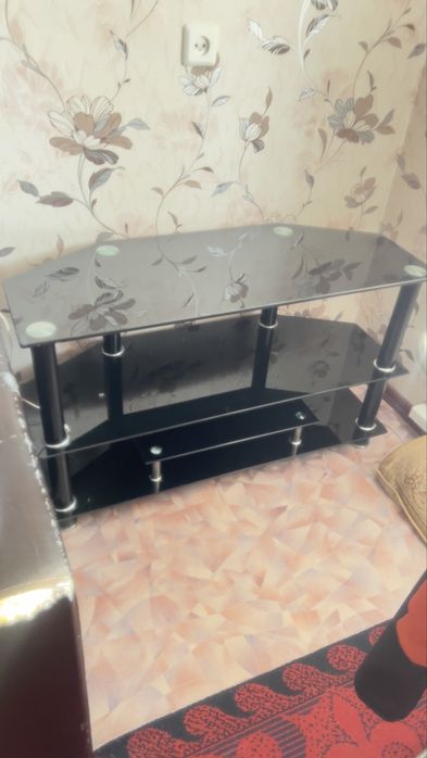 Столик под телевизор