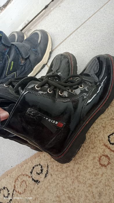 Продам детские туфли