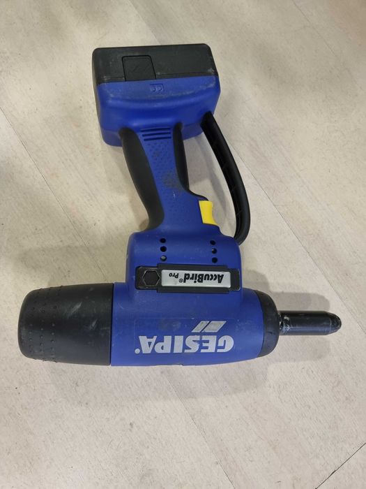 Акумулаторна нитачка AccuBird Pro