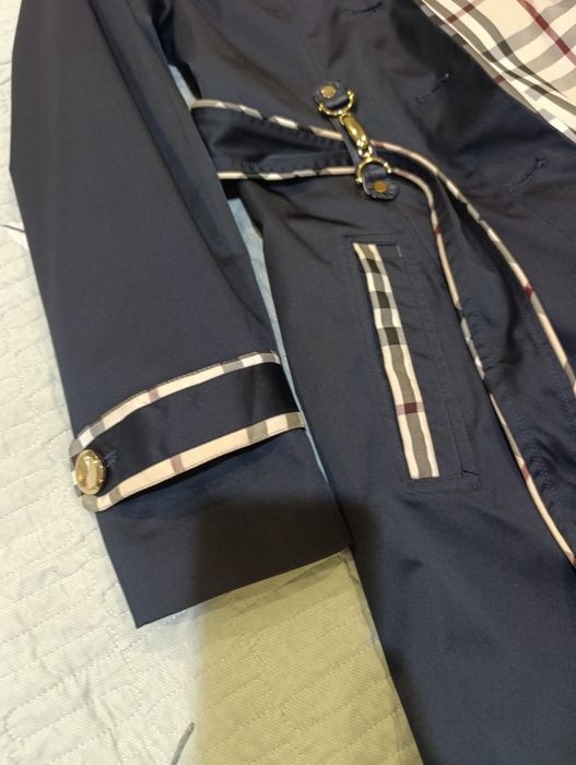 Плащ De'lizza с принтом  Burberry  44 размер