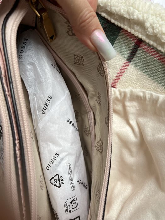 Gesnta Guess originala