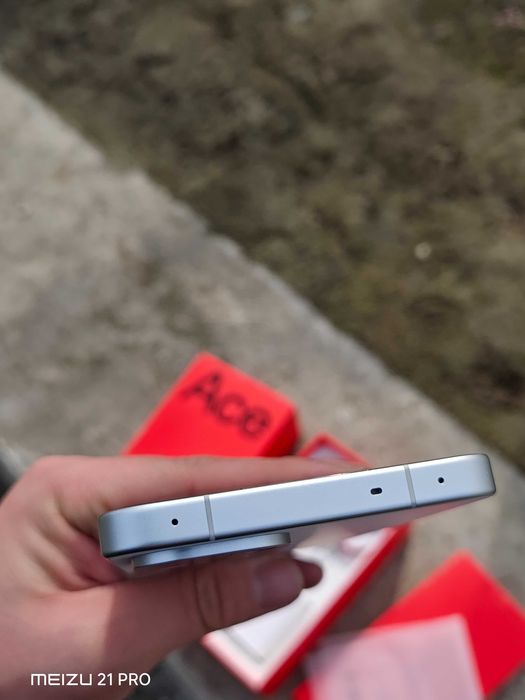 Oneplus Ace 6 12/256 Gb sotiladi