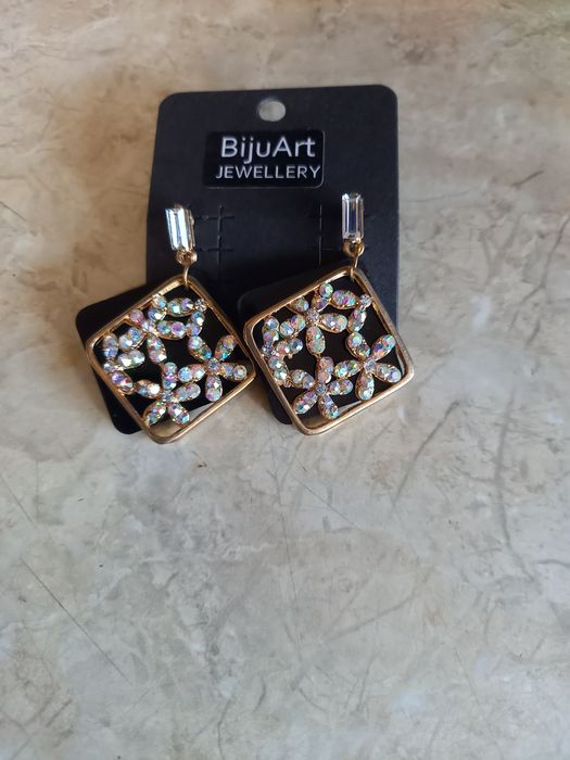 Интересни обeци с камъни