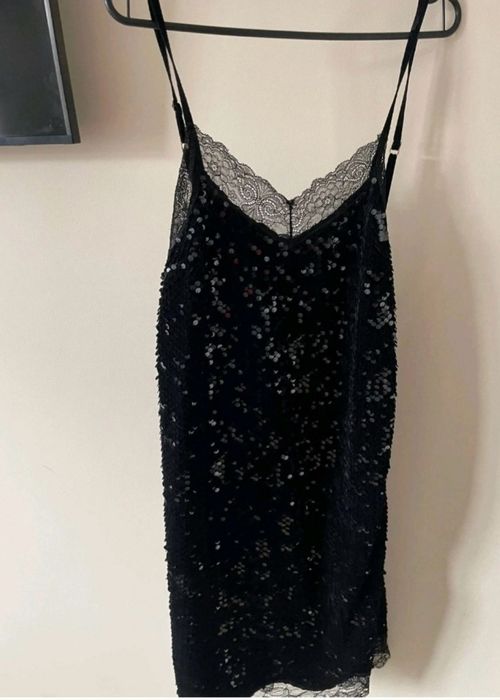 Рокля Guess с пайети