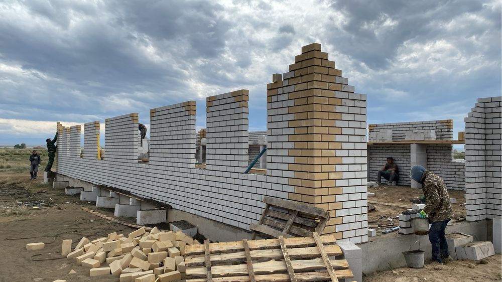 Бригада каменщиков, каменщик, каменщики