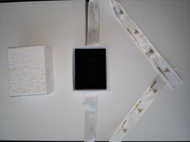 Cutiuta pentru verighete sau alte bijuterii