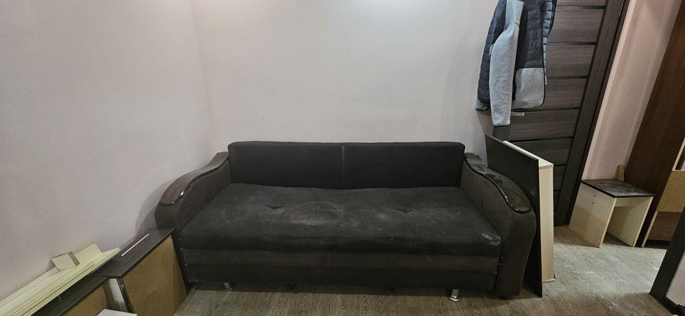 Отдам диван для дачи