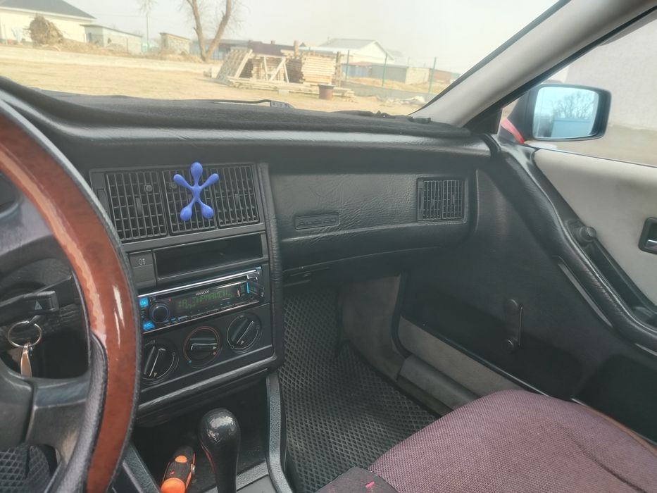 Audi 80 b3. 1.8 моно кпп Автомат