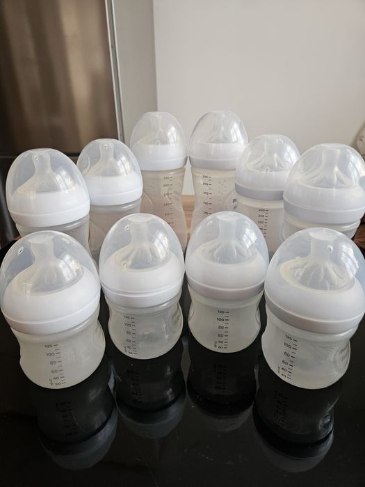 Шишета за хранене мляко Philips Avent за новородени 0+ и комплект четки за почистване