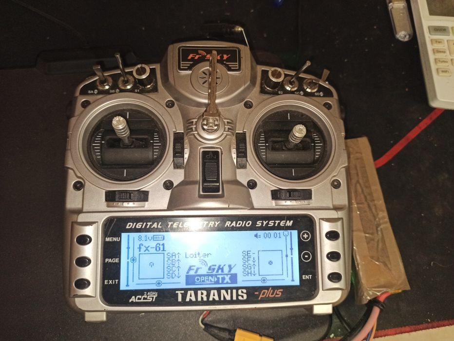 Telecomanda drona taranis x9d plus.